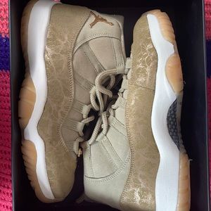 This is a size 8.5 Air Jordan’s 11 Retro